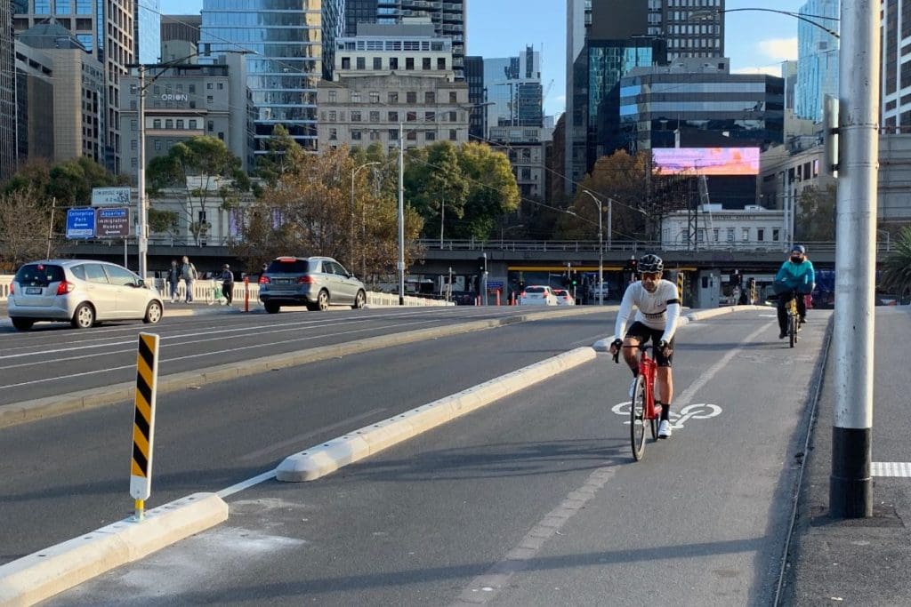 Cyclist on the Queen Victoria Bridge cycle lane