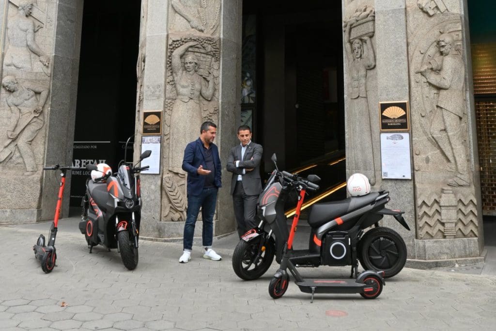 SEAT France has already taken steps to adapt its communications in line with the new requirements. The company says it started moving towards active mobility several years ago, recognising the need for more environmentally friendly mobility alternatives and producing its own e-scooters.
