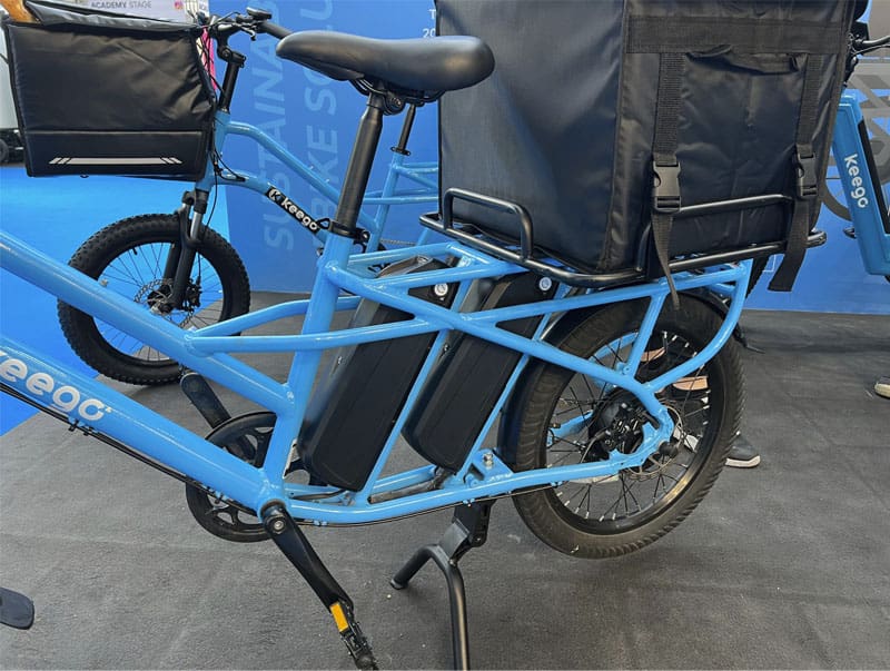 Close up of dual battery feature on e-cargo bike