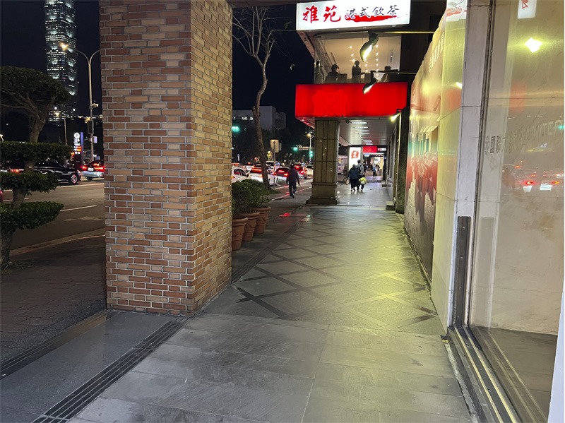 Streetscape of footpath infront of shopfronts